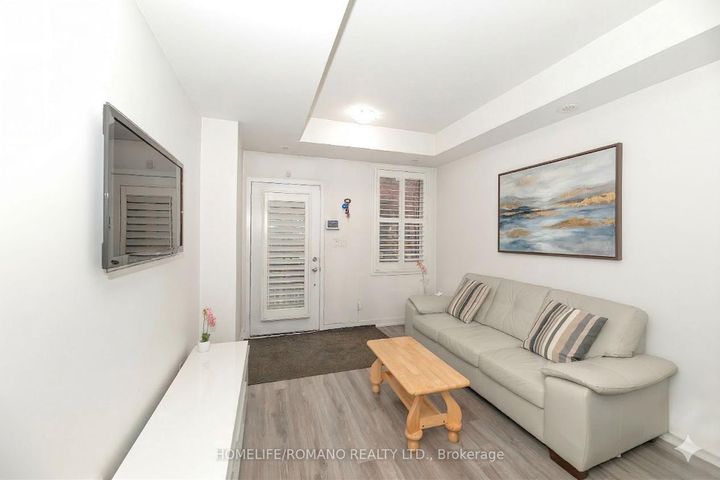 Photo 2 at 33 - 869 Wilson Avenue, CFB, Toronto