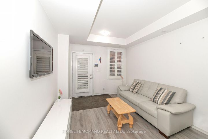 Photo 3 at 33 - 869 Wilson Avenue, CFB, Toronto