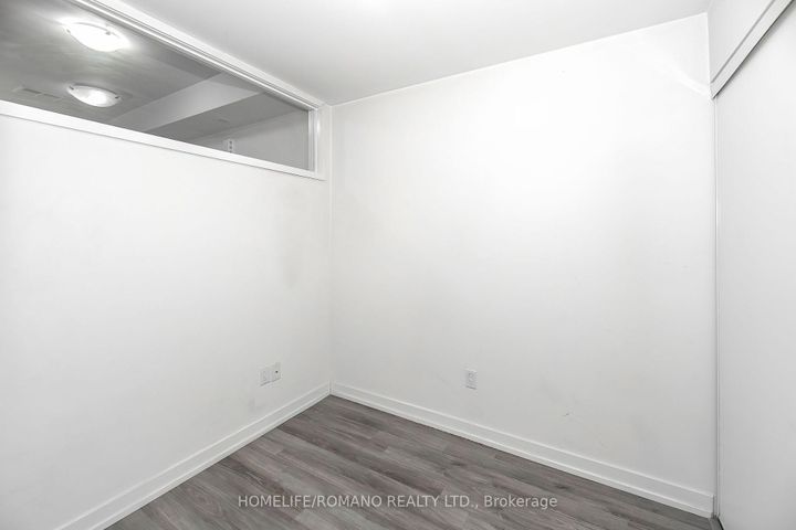Photo 11 at 33 - 869 Wilson Avenue, CFB, Toronto