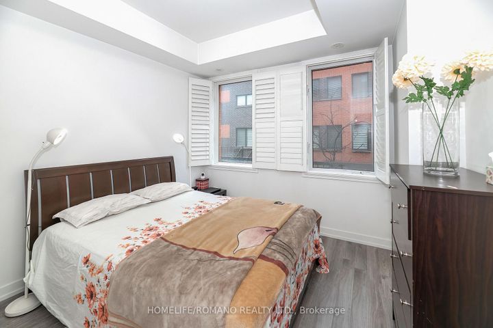 Photo 13 at 33 - 869 Wilson Avenue, CFB, Toronto
