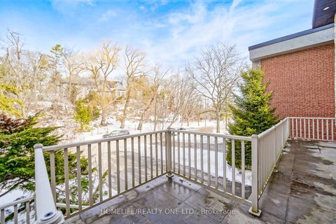 Photo 4 at 31 Bearwood Drive, Humber Valley, Toronto