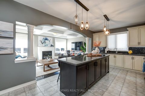 Photo 17 at 45 Jarrow Crescent, Brooklin, Whitby