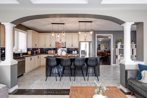 Photo 18 at 45 Jarrow Crescent, Brooklin, Whitby