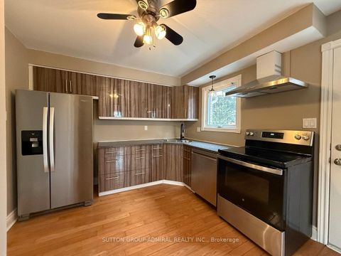 Photo 5 at 39 April Gardens, Aurora Heights, Aurora