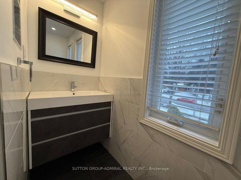 Photo 19 at 39 April Gardens, Aurora Heights, Aurora