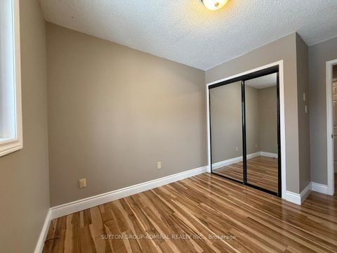 Photo 22 at 39 April Gardens, Aurora Heights, Aurora