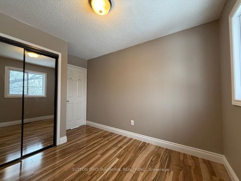 Photo 25 at 39 April Gardens, Aurora Heights, Aurora