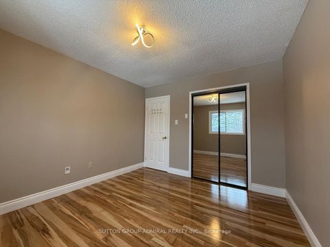 Photo 28 at 39 April Gardens, Aurora Heights, Aurora