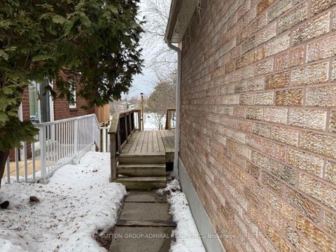 Photo 35 at 39 April Gardens, Aurora Heights, Aurora