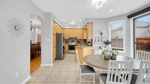 Photo 8 at 11 Crew Crescent, Maple, Vaughan