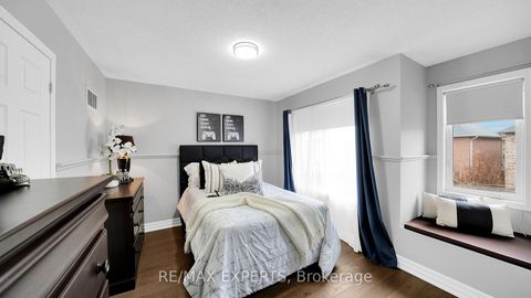 Photo 25 at 11 Crew Crescent, Maple, Vaughan