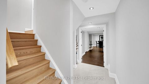 Photo 27 at 11 Crew Crescent, Maple, Vaughan