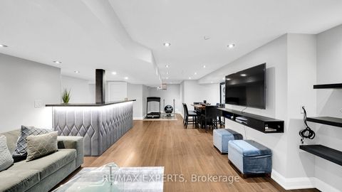 Photo 34 at 11 Crew Crescent, Maple, Vaughan