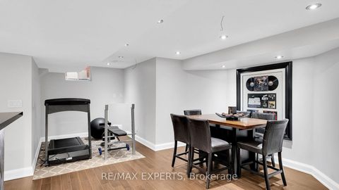 Photo 35 at 11 Crew Crescent, Maple, Vaughan