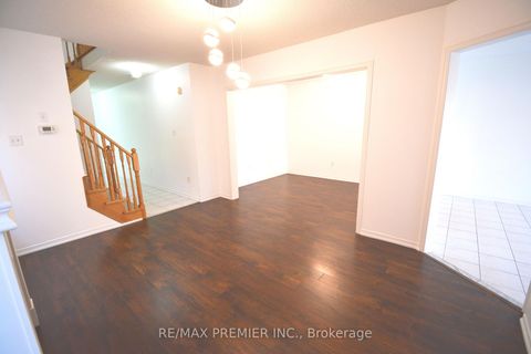 Photo 4 at 126 Pinedale Gate, East Woodbridge, Vaughan