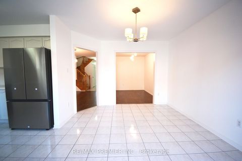 Photo 22 at 126 Pinedale Gate, East Woodbridge, Vaughan