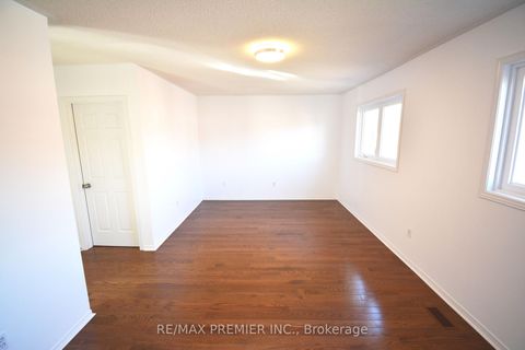 Photo 27 at 126 Pinedale Gate, East Woodbridge, Vaughan