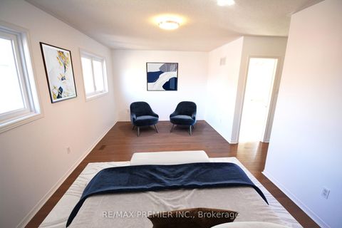 Photo 28 at 126 Pinedale Gate, East Woodbridge, Vaughan