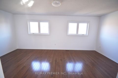 Photo 31 at 126 Pinedale Gate, East Woodbridge, Vaughan