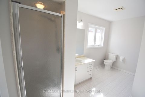 Photo 32 at 126 Pinedale Gate, East Woodbridge, Vaughan