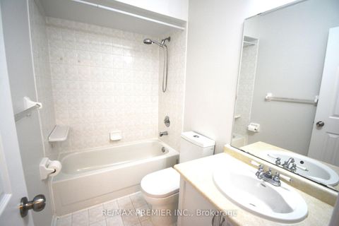 Photo 36 at 126 Pinedale Gate, East Woodbridge, Vaughan