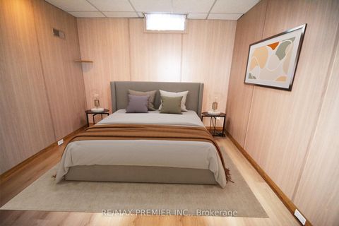 Photo 40 at 126 Pinedale Gate, East Woodbridge, Vaughan