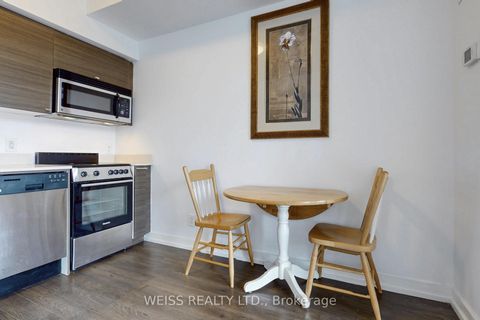 Photo 13 at 215 - 707 Dovercourt Road, Little Italy, Toronto