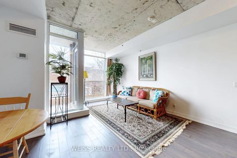 Photo 14 at 215 - 707 Dovercourt Road, Little Italy, Toronto