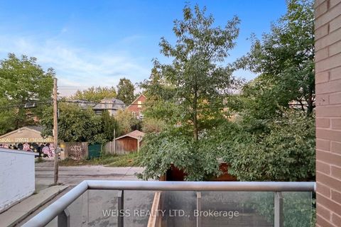 Photo 23 at 215 - 707 Dovercourt Road, Little Italy, Toronto