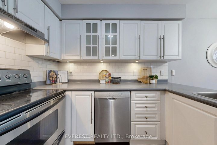 Photo 13 at 1323 Andover Drive, Eastdale, Oshawa