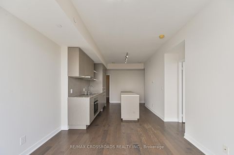 Photo 7 at 6805 - 88 Harbour Street, Waterfront Communities C1, Toronto