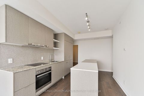 Photo 8 at 6805 - 88 Harbour Street, Waterfront Communities C1, Toronto