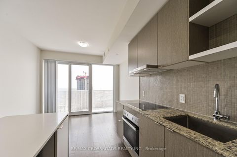 Photo 10 at 6805 - 88 Harbour Street, Waterfront Communities C1, Toronto