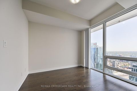 Photo 12 at 6805 - 88 Harbour Street, Waterfront Communities C1, Toronto
