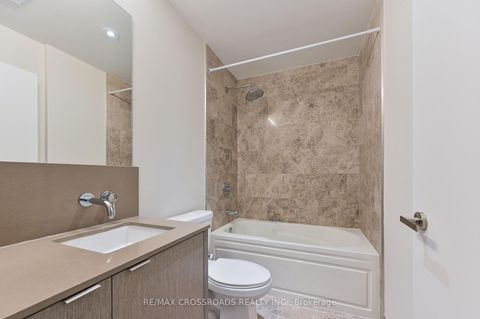 Photo 16 at 6805 - 88 Harbour Street, Waterfront Communities C1, Toronto