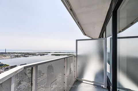 Photo 19 at 6805 - 88 Harbour Street, Waterfront Communities C1, Toronto