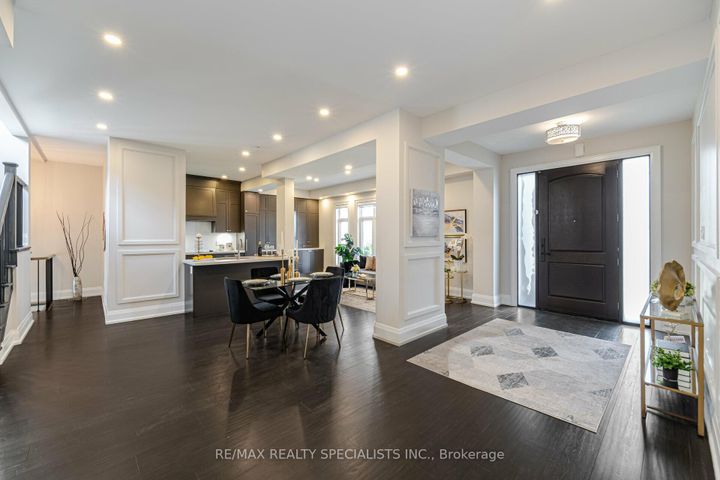 Photo 5 at 427 Pinegrove Road, WO West, Oakville