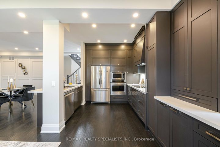 Photo 10 at 427 Pinegrove Road, WO West, Oakville