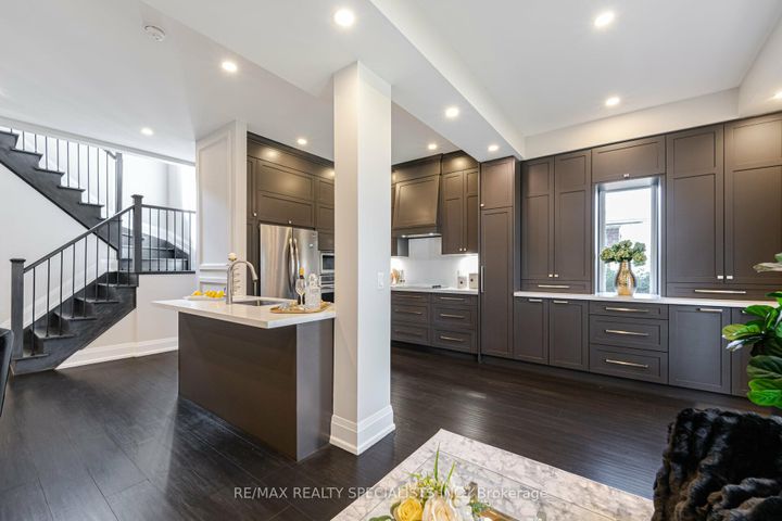 Photo 11 at 427 Pinegrove Road, WO West, Oakville