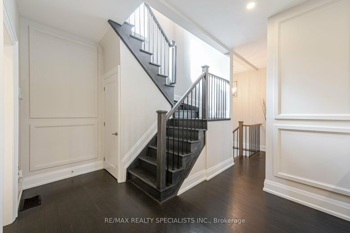 Photo 17 at 427 Pinegrove Road, WO West, Oakville