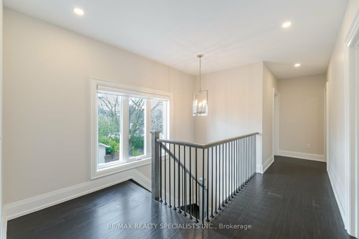 Photo 18 at 427 Pinegrove Road, WO West, Oakville
