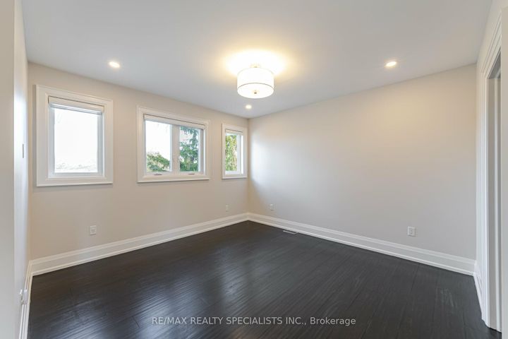 Photo 19 at 427 Pinegrove Road, WO West, Oakville