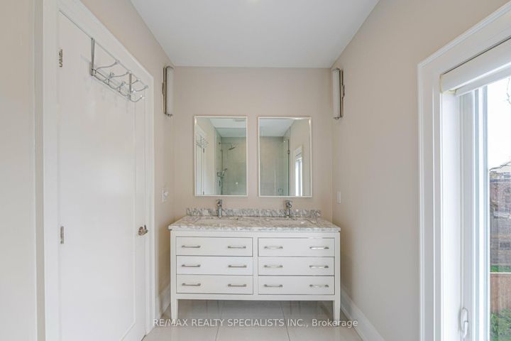 Photo 22 at 427 Pinegrove Road, WO West, Oakville