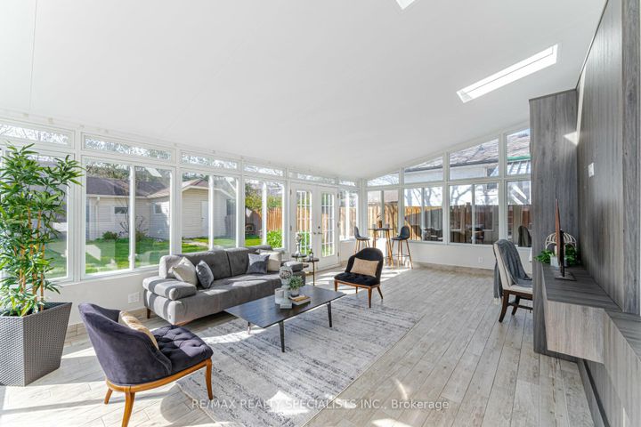 Photo 33 at 427 Pinegrove Road, WO West, Oakville