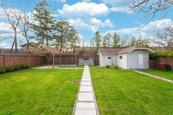 Photo 35 at 427 Pinegrove Road, WO West, Oakville