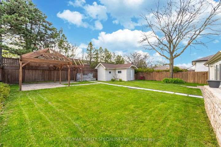 Photo 36 at 427 Pinegrove Road, WO West, Oakville