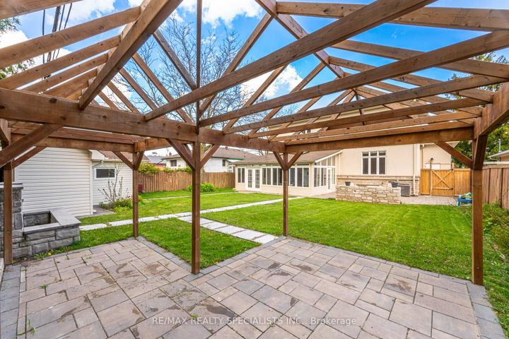 Photo 38 at 427 Pinegrove Road, WO West, Oakville