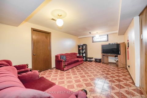 Photo 17 at 31 Canterbury Crescent, Humber Valley, Toronto