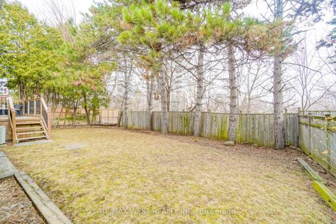 Photo 18 at 31 Canterbury Crescent, Humber Valley, Toronto