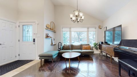 Photo 4 at 19 Harjolyn Drive, City Centre West, Toronto